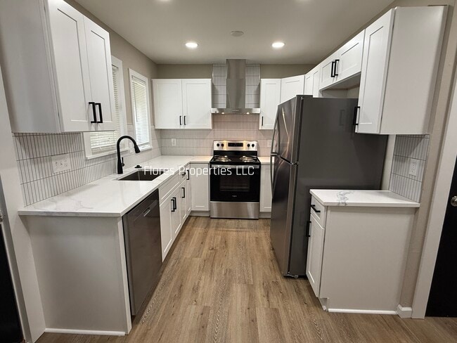 1053 Oakland Park Ave in Columbus, OH - Building Photo - Building Photo