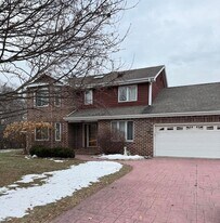 1820 Division St, Unit 1 in East Troy, WI - Building Photo