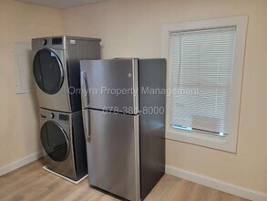 1221 Campbellton Pl SW in Atlanta, GA - Foto de edificio - Building Photo