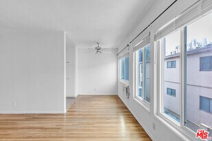 1248 Barry Ave in Los Angeles, CA - Building Photo