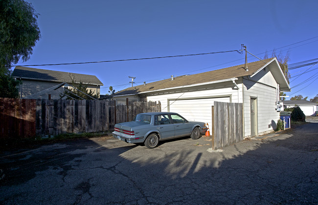 2114 W Avenue 136th in San Leandro, CA - Building Photo - Building Photo