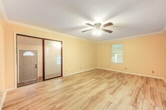 201 E 3rd St in Deer Park, TX - Building Photo - Building Photo