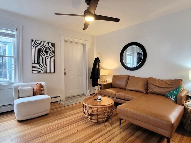 102 Broadway, 1C in Newport, RI - Building Photo - Building Photo