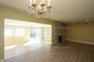 722 S Hacienda St in Anaheim, CA - Building Photo - Building Photo