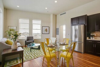 The Howard Luxury Apartments in New Orleans, LA - Building Photo - Building Photo