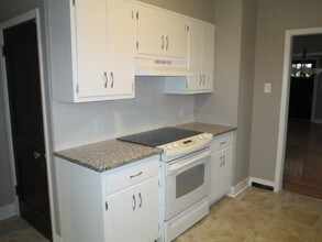 89 Burrstone Rd in New York Mills, NY - Building Photo - Building Photo