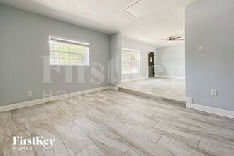 1101 Melrose St in Seffner, FL - Foto de edificio - Building Photo