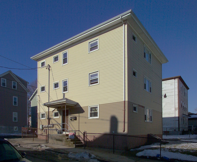 266 Wade St in Fall River, MA - Foto de edificio - Building Photo