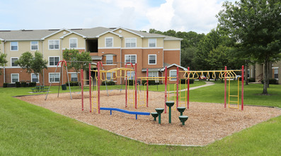 Thomas Chase Apartments in Jacksonville, FL - Building Photo - Building Photo