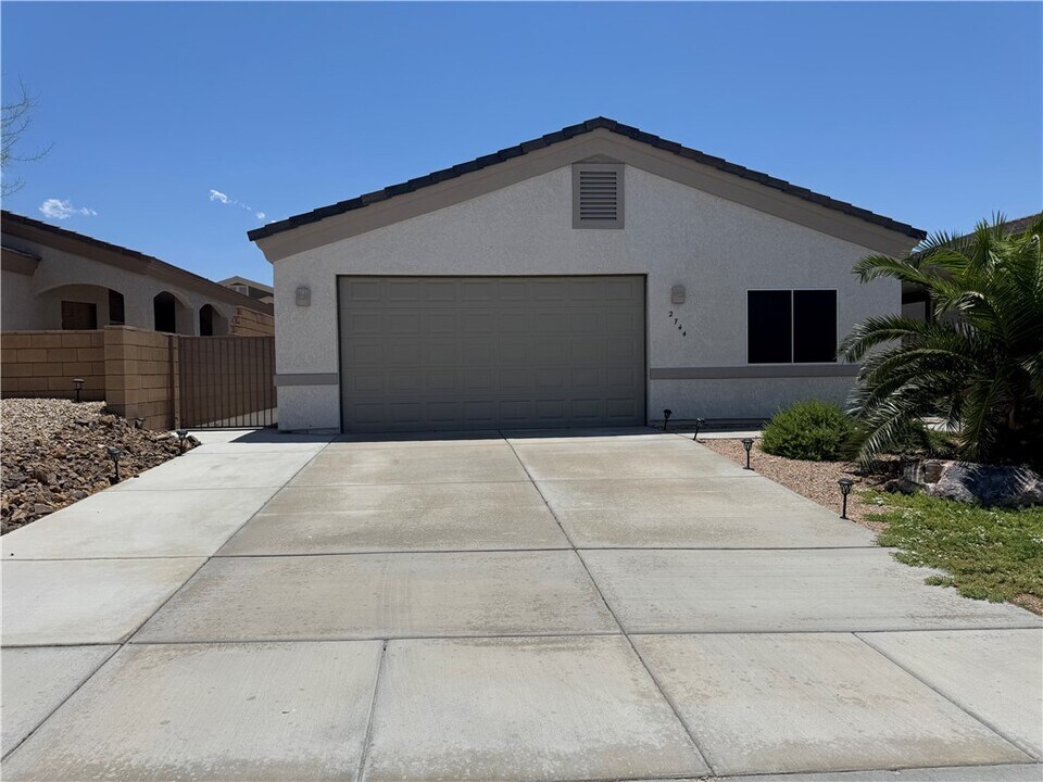 2744 Buffalo Trl in Bullhead City, AZ - Building Photo