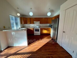 101 E Heatherwood Ct in Shelton, WA - Building Photo - Building Photo