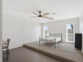 7010 Lakeshore Dr in Rowlett, TX - Building Photo - Building Photo