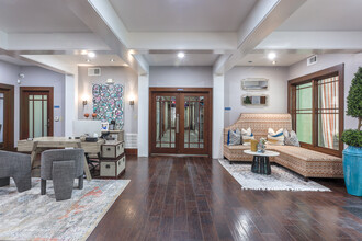 Easton Apartment Homes in Dallas, TX - Building Photo - Interior Photo