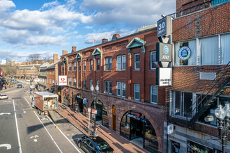 18-28 John F Kennedy St in Cambridge, MA - Foto de edificio - Building Photo