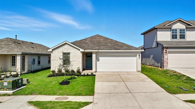445 Mustang Dr in Mustang Ridge, TX - Building Photo - Building Photo
