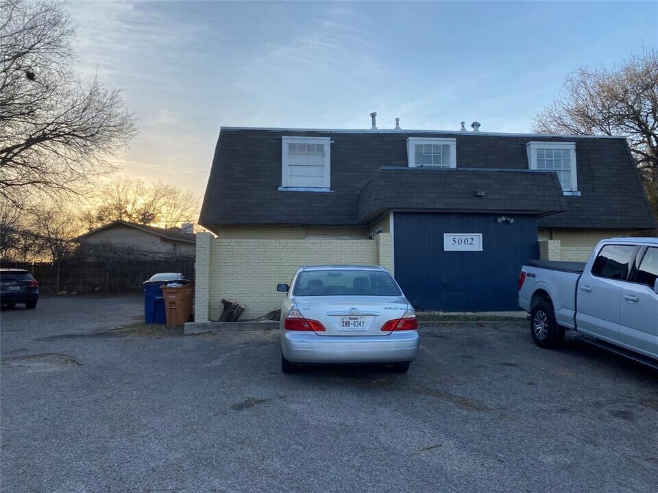 5002 Blue Spruce Cir in Austin, TX - Building Photo