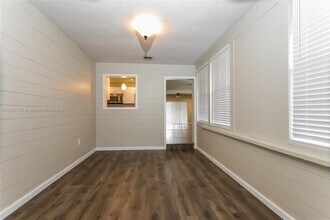 3013 SE Banyan St in Stuart, FL - Building Photo - Building Photo
