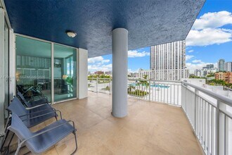 275 NE 18th St in Miami, FL - Foto de edificio - Building Photo
