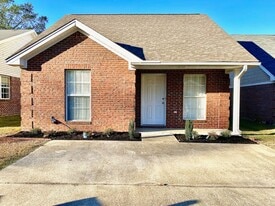 134 Gym Cir in Saltillo, MS - Building Photo