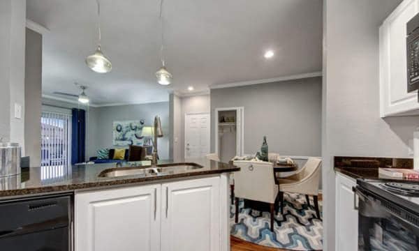 10865 N Loop 1604 W in San Antonio, TX - Building Photo - Building Photo