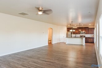 213 Iron Cir in Meridianville, AL - Building Photo - Building Photo