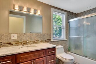 32 Sumner St, Unit 2 in Boston, MA - Building Photo - Building Photo