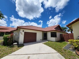 640 SW 113th Terrace in Pembroke Pines, FL - Building Photo