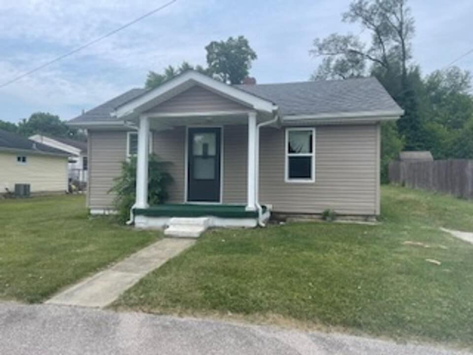 2420 S Rogers St in Bloomington, IN - Building Photo