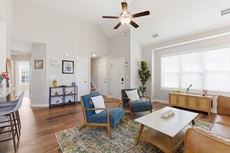 1517 Gambill Wood Dr in Smyrna, TN - Building Photo - Building Photo