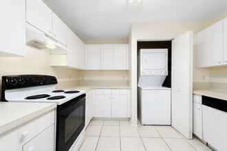 8490-8496-8496 NW 40th St in Coral Springs, FL - Building Photo - Building Photo