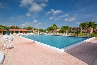 477 Lake Dora Dr in West Palm Beach, FL - Building Photo - Building Photo