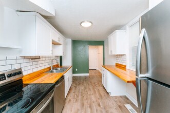 118 Brim Way in Pittsburgh, PA - Foto de edificio - Building Photo