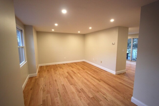 368 Elliot St in Newton, MA - Building Photo - Building Photo