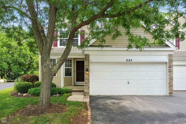 223 Mistwood Ln in Crystal Lake, IL - Building Photo - Building Photo