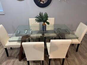 601 N E St in Lake Worth Beach, FL - Foto de edificio - Building Photo