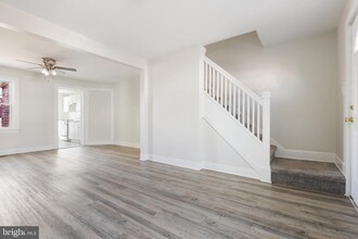 6547 Parnell Ave in Baltimore, MD - Foto de edificio - Building Photo