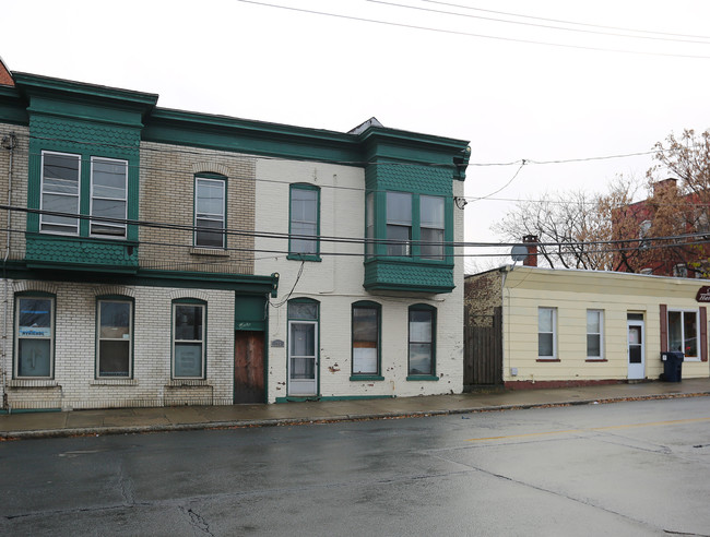 206 Ontario St in Cohoes, NY - Building Photo - Building Photo