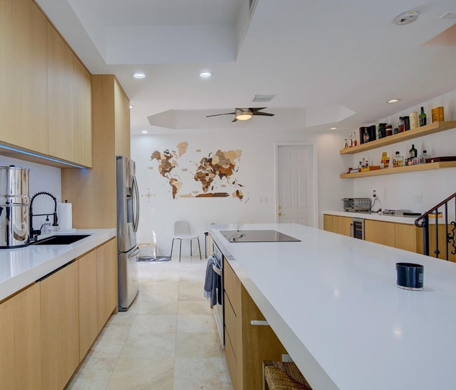 property at 4867 Ponce de Leon Blvd