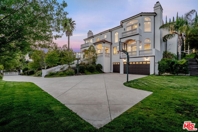 property at 166 Dapplegray Rd