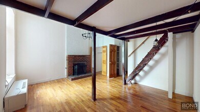 107 W 69th St in New York, NY - Building Photo - Building Photo