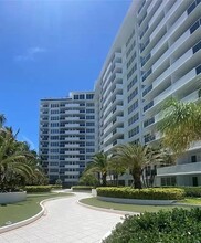 100 Lincoln Rd, Unit 1124 in Miami Beach, FL - Foto de edificio - Building Photo