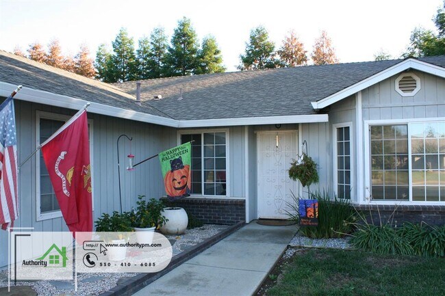 1785 Trumpet Dr in Redding, CA - Building Photo - Building Photo