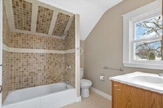 1112 E Ganson St in Jackson, MI - Building Photo - Building Photo