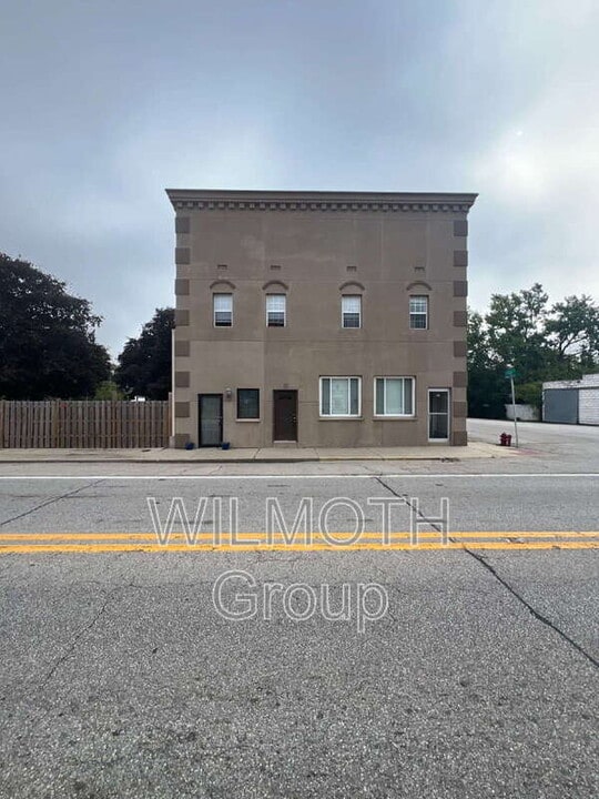 105 N Main St in Linden, IN - Building Photo