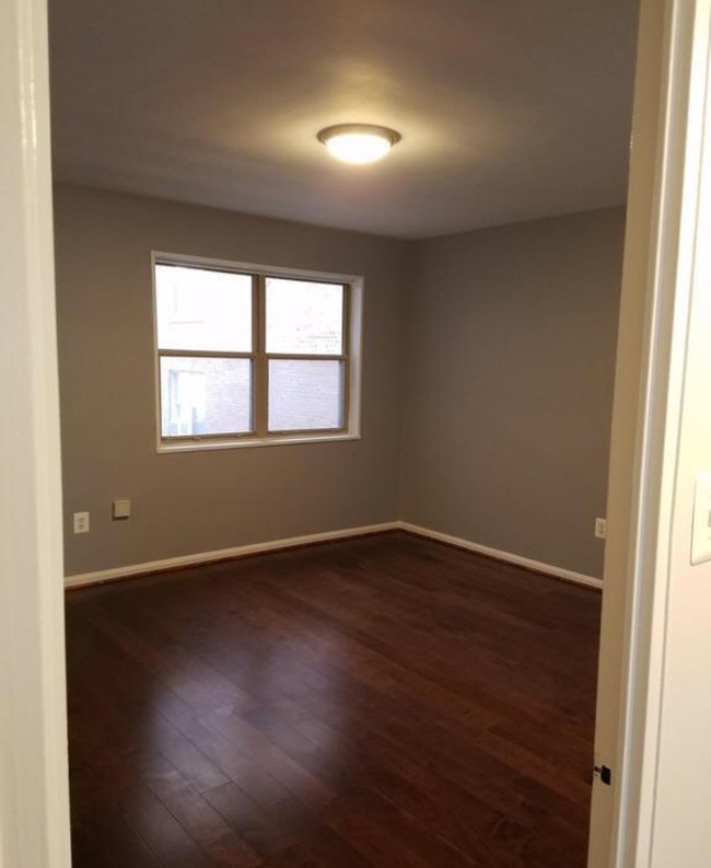 5431 Connecticut Ave NW-Unit -104 in Washington, DC - Building Photo - Building Photo