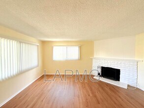 24006 Archwood St in Los Angeles, CA - Building Photo - Building Photo
