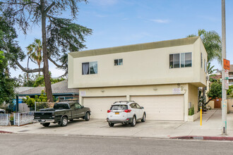 937 N Orange Grove Ave in Los Angeles, CA - Building Photo - Building Photo