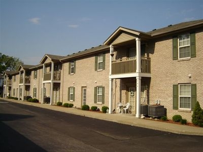 401-412 Colonial Club Dr in New Albany, IN - Building Photo - Building Photo