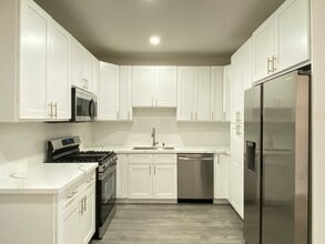 2724 Abbot Kinney Blvd. in Venice, CA - Building Photo - Building Photo