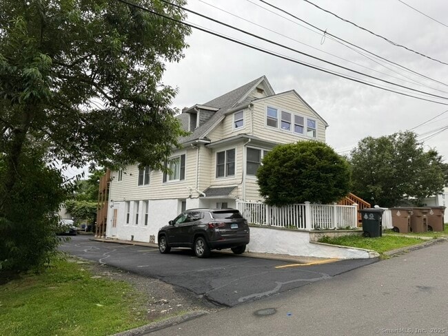 property at 21 Cerretta St